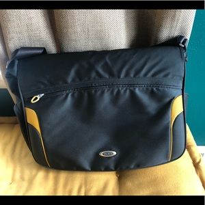 TUMI DUCATI MESSENGER BAG